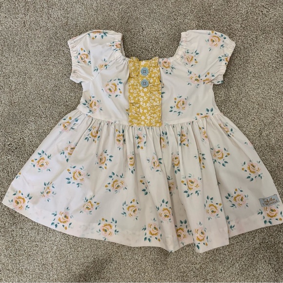 Tabitha Twinkle 5-6 shorts set and bows - Picture 2 of 11